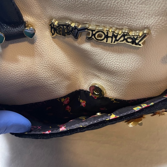 Betsey Johnson black and white handbag - Picture 6 of 10